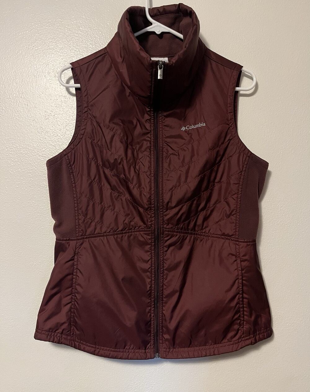 Columbia Womens Vest Medium Burgundy Red Mix It Around Fleece Trim Quilted